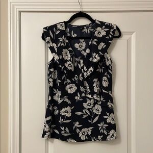 Ann Taylor Sleeveless Top Size 4